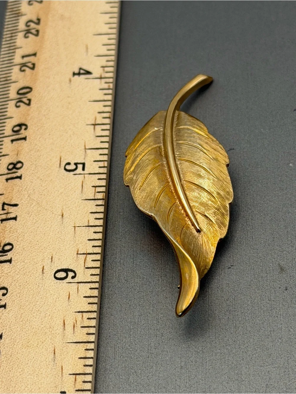 Avon Gold Textured Leaf Brooch 1981